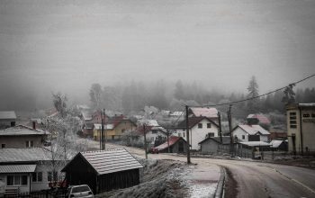Vozači oprez: Snijeg i grane na putu od Sokoca do Vlasenice
