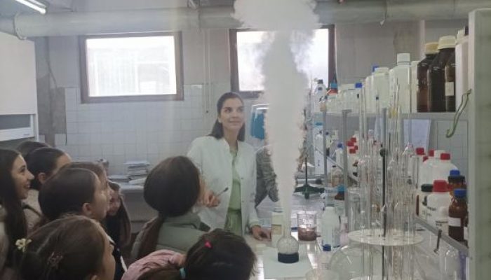 Učenici osnovne škole u Karakaju posjetili Granični prelaz Karakaj i Tehnološki fakultet Zvornik (FOTO)