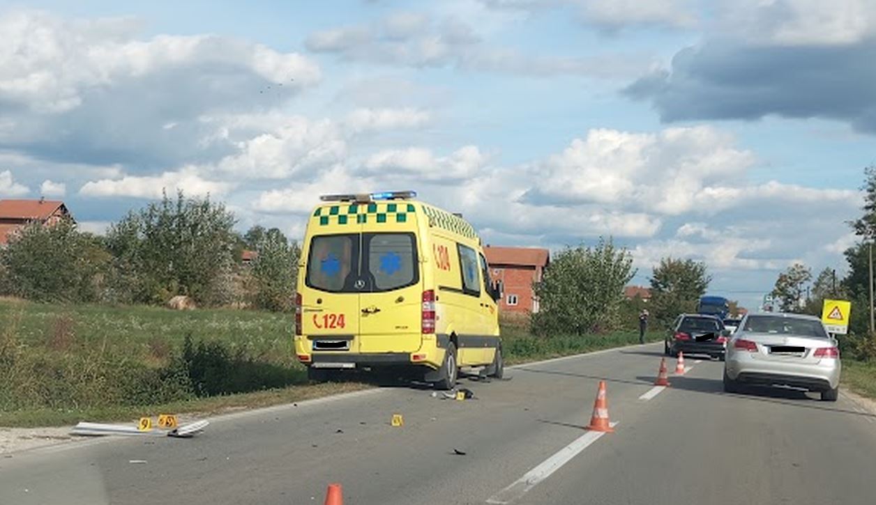 U saobraćajnoj nezgodi kod Bijeljine učestvovalo vozilo Hitne pomoći (FOTO)