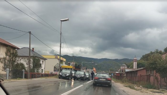 Dvije saobraćajne nezgode u razmaku manjem od sat vremena na području Zvornika (FOTO)