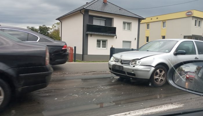 Dvije saobraćajne nezgode u razmaku manjem od sat vremena na području Zvornika (FOTO)
