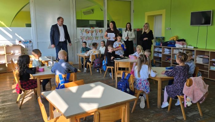 Gradonačelnik Ivanović u Branjevu poželio srećan početak pripremne nastave zvorničkim predškolcima (FOTO)