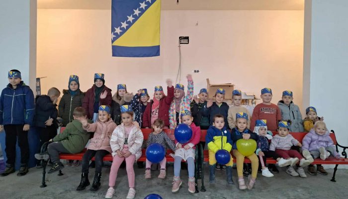 Radionica povodom Dana državnosti BiH održana u Grbavcima: Mališani uživali u kreativnom druženju (FOTO)