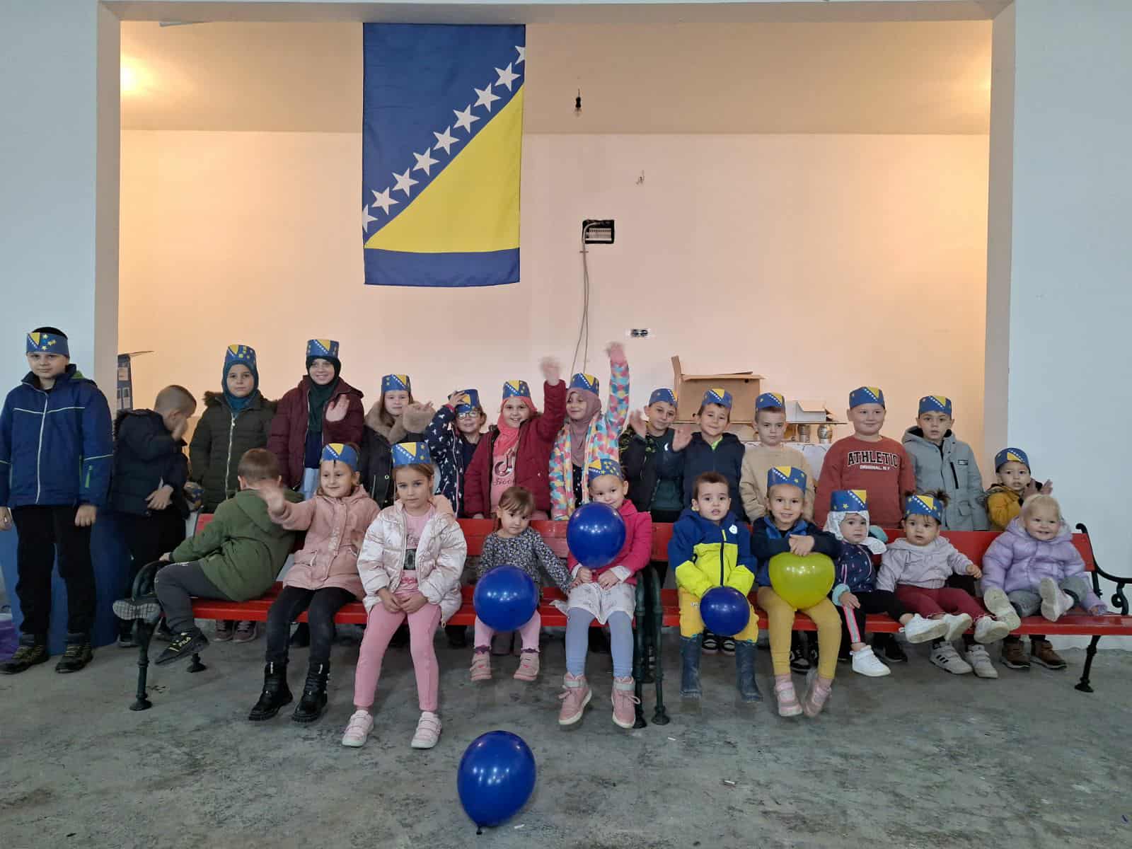 Radionica povodom Dana državnosti BiH održana u Grbavcima: Mališani uživali u kreativnom druženju (FOTO)