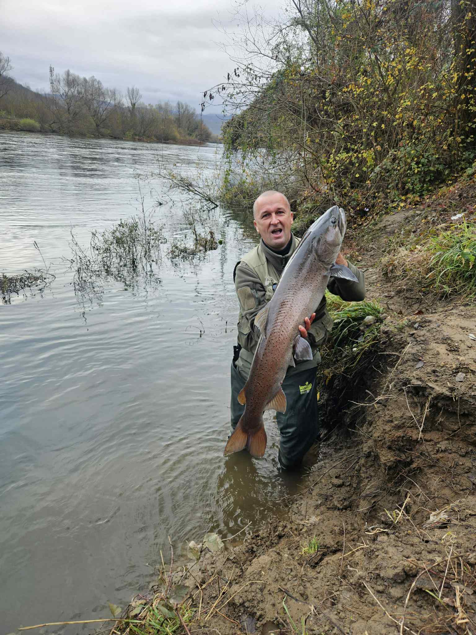 Bojan Arsenović iz Šepka ulovio kapitalnu mladicu na Drini (FOTO+VIDEO)