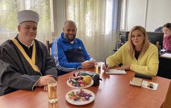 Humanitarna akcija u Loznici: Islamska zajednica donirala odjeću i obuću sugrađanima slabijeg materijalnog stanja (FOTO)