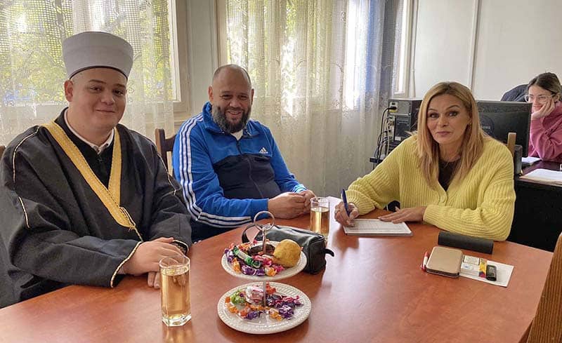 Humanitarna akcija u Loznici: Islamska zajednica donirala odjeću i obuću sugrađanima slabijeg materijalnog stanja (FOTO)