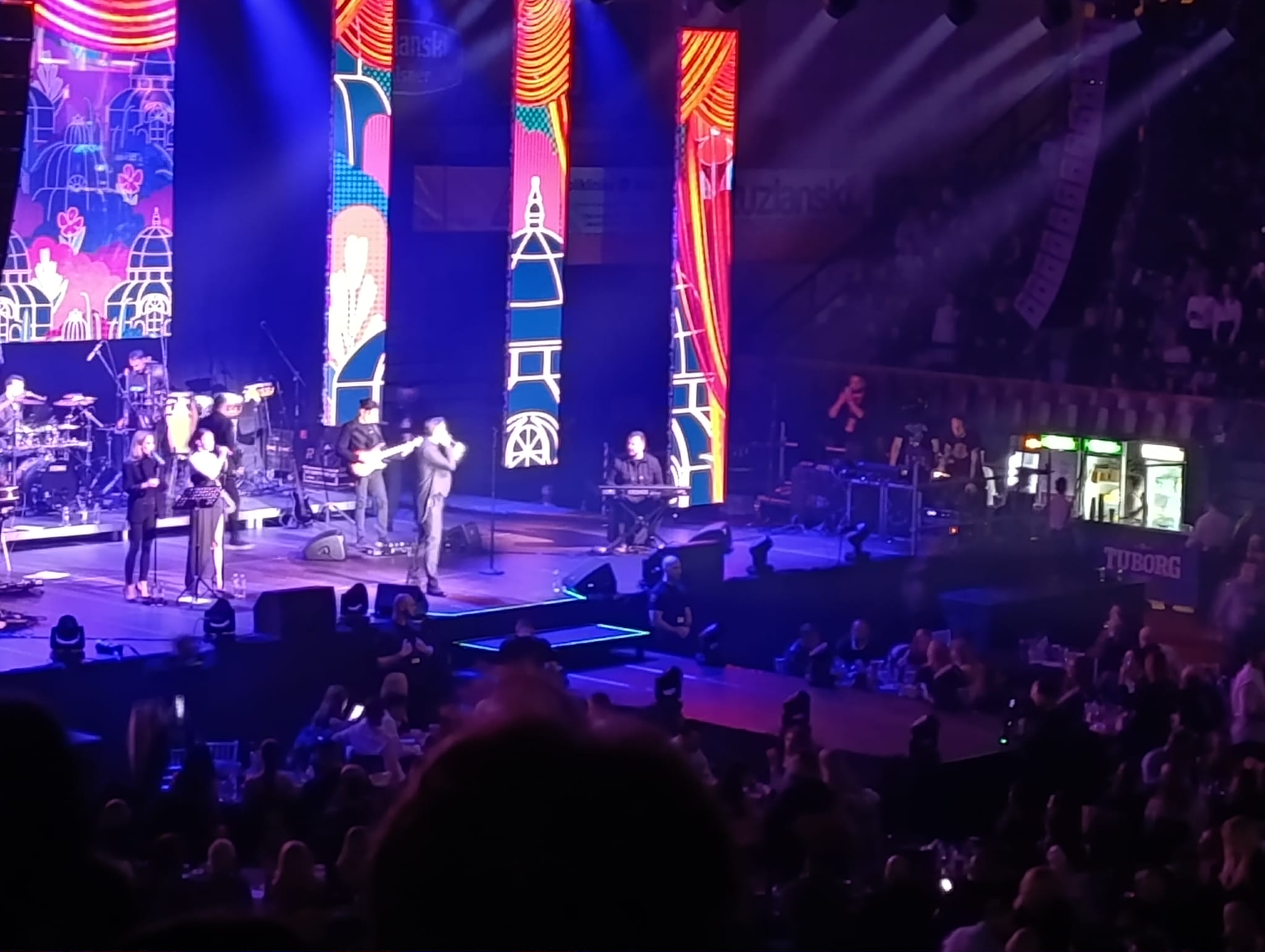 Mirza Selimović cjelokupan iznos održanog koncerta u Tuzli poklanja Domu za nezbrinutu djecu