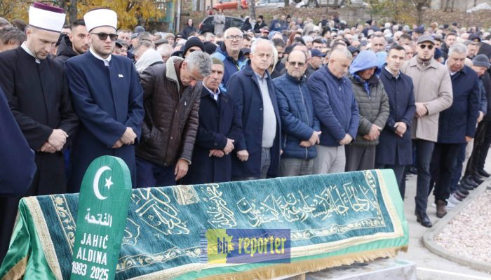 Klanjana dženaza Aldini Jahić žrtvi femicida koju je ubio Anis Kalajdžić (FOTO)