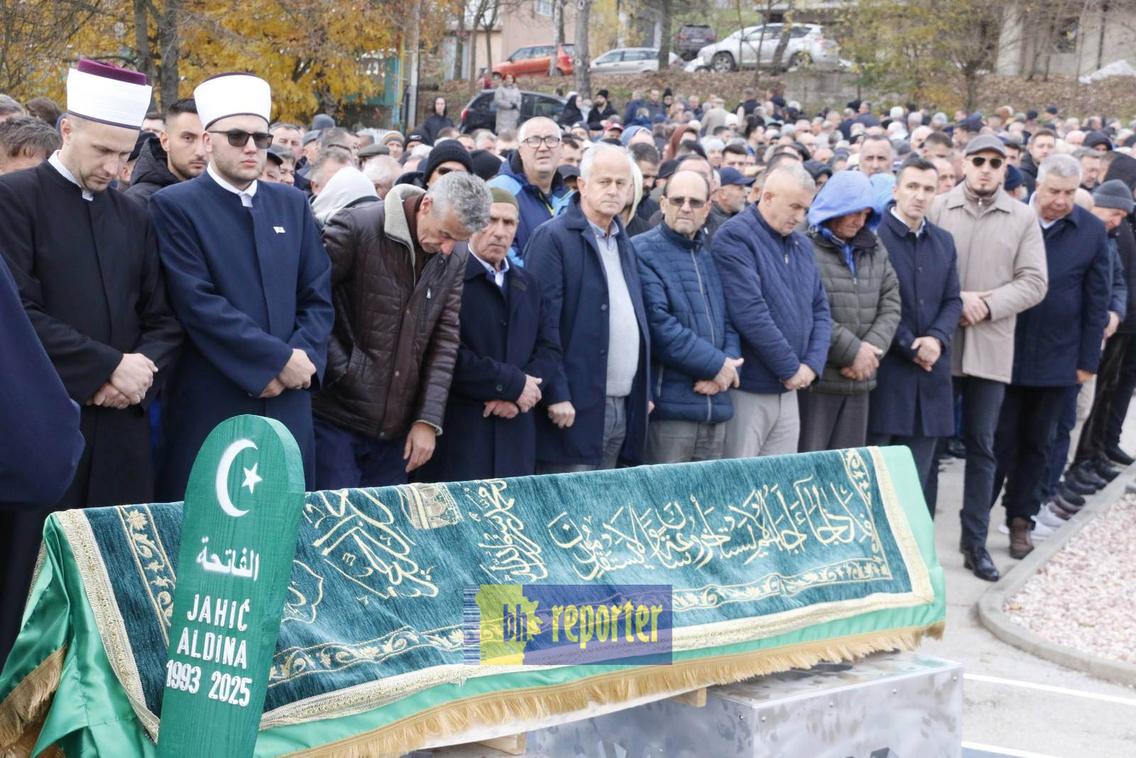Klanjana dženaza Aldini Jahić žrtvi femicida koju je ubio Anis Kalajdžić (FOTO)