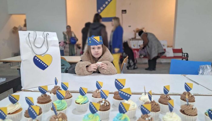 Radionica povodom Dana državnosti BiH održana u Grbavcima: Mališani uživali u kreativnom druženju (FOTO) – fotografija 5