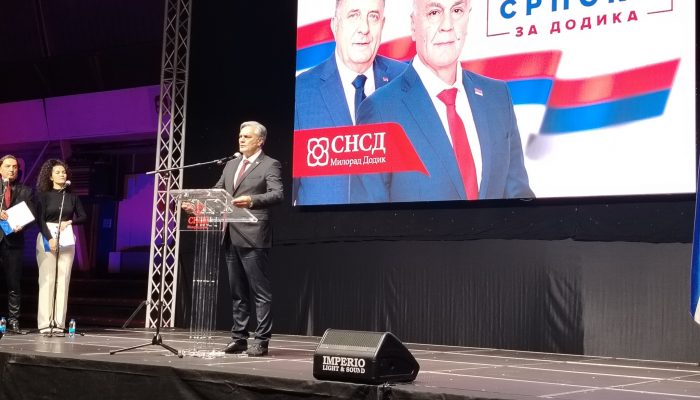 Održana centralna tribina SNSD-a u Zvorniku: Sve osim glasa za Karana, glas je za Šmita