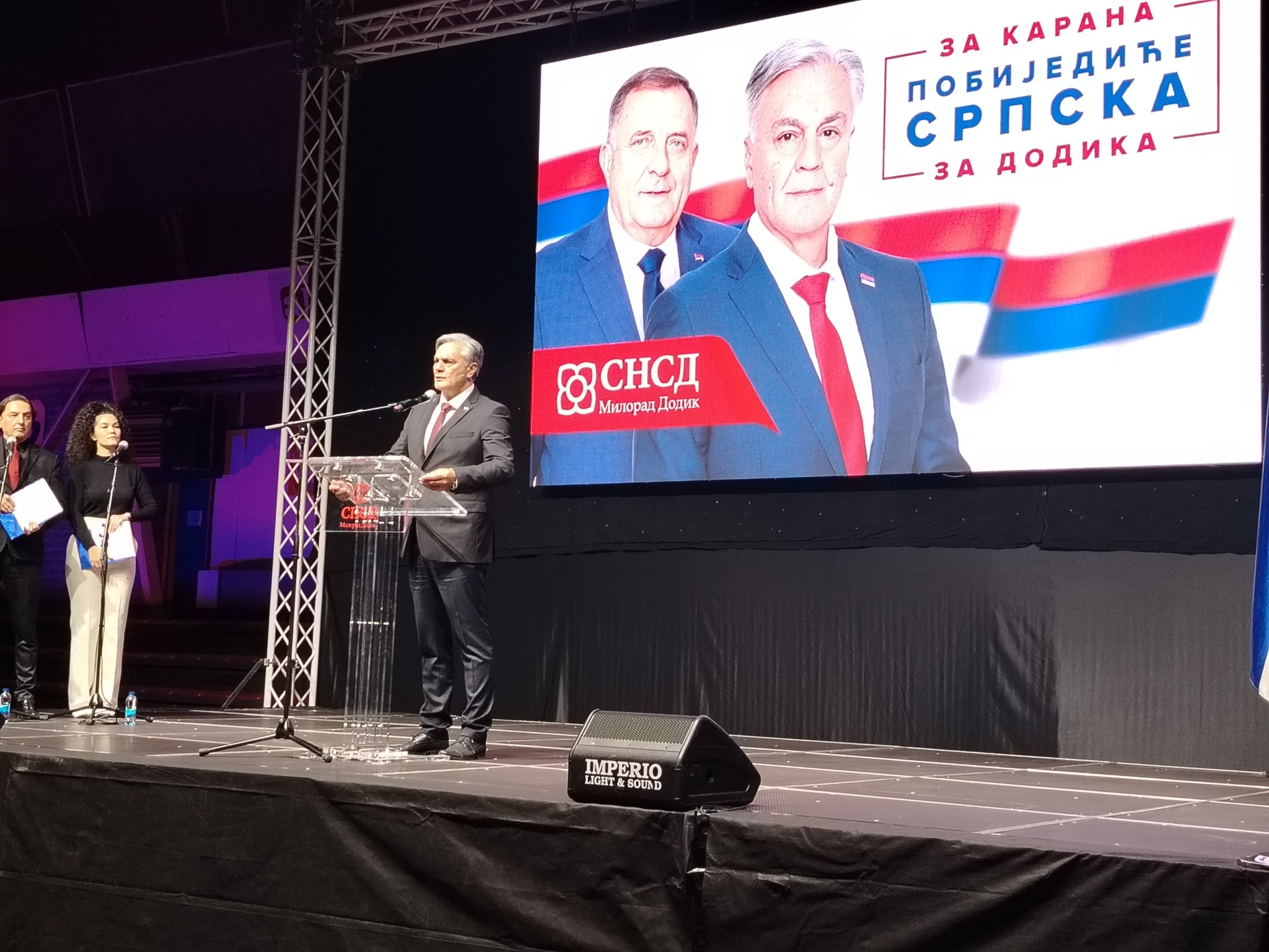 Održana centralna tribina SNSD-a u Zvorniku: Sve osim glasa za Karana, glas je za Šmita