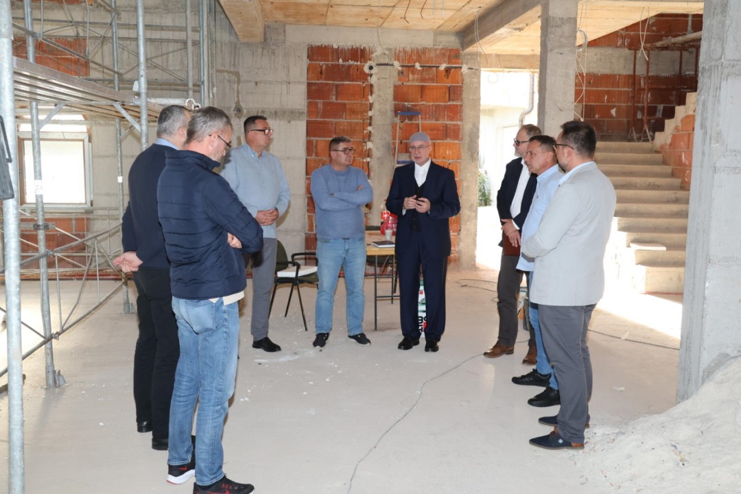 Muftija Fazlović obišao gradilište džamije u Glumini (FOTO)