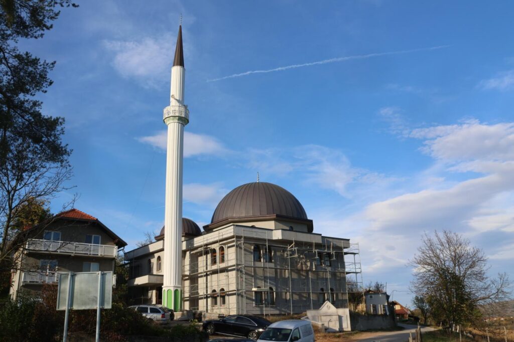 Muftija Fazlović obišao gradilište džamije u Glumini (FOTO)