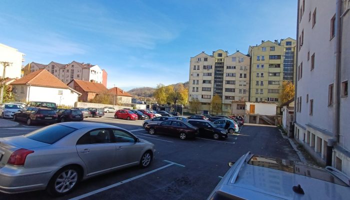 Radovi u ulici Braće Jugovića – priprema za izgradnju igrališta i parking mjesta