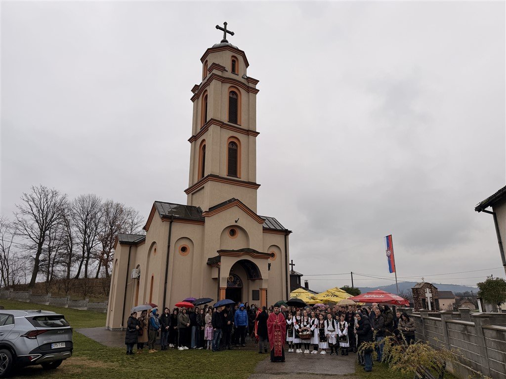 Mitropolit Fotije u Orahovcu: Pozvao vjernike na jedinstvo u vremenu iskušenja