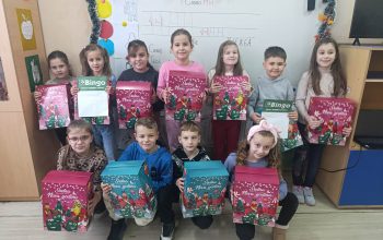 Oko dvije stotine paketića za osnovce u nekoliko škola Zvornika (FOTO)