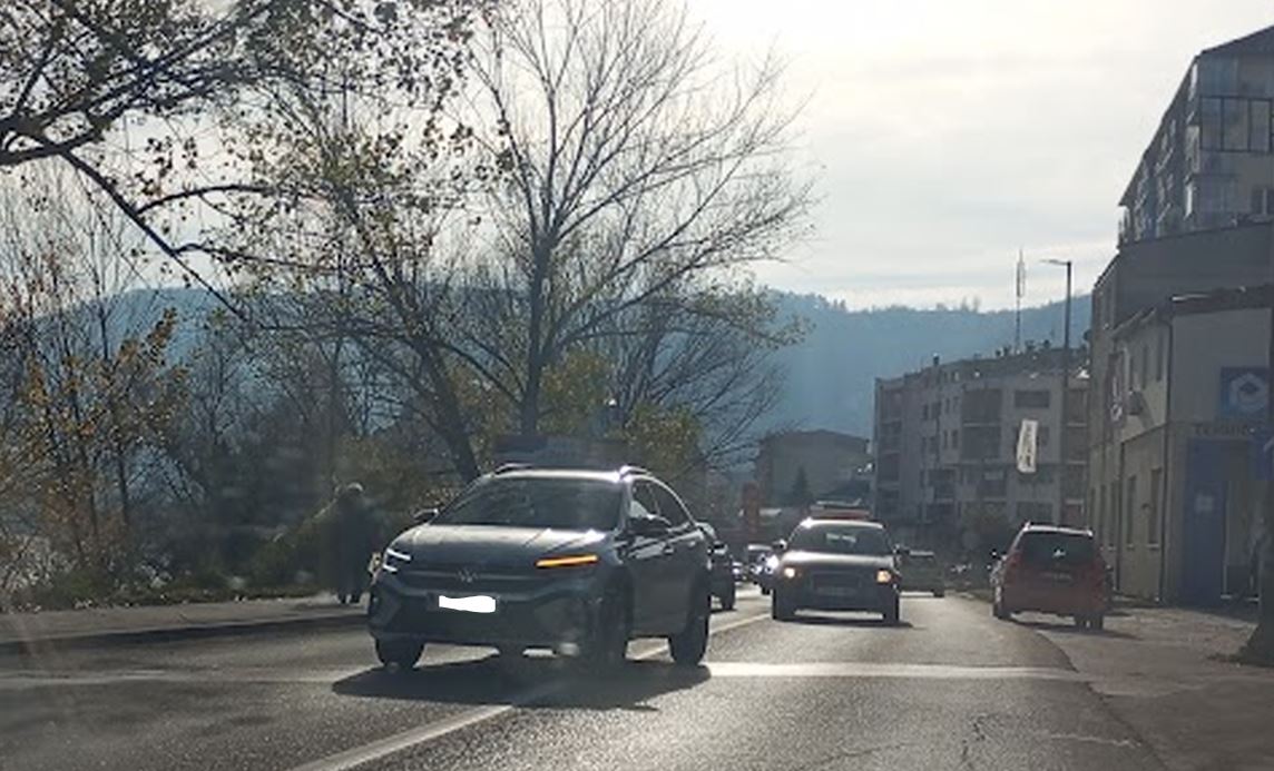 Saobraćajna nezgoda na ulazu u Zvornik danas usporila saobraćaj (FOTO)