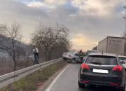 Dva lica završila u zvorničkoj bolnici nakon saobraćajne nezgode na ulazu u grad (FOTO+VIDEO)