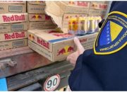 Carinici u BiH zaplijenili 69.600 limenki krivotvorenog Red Bulla