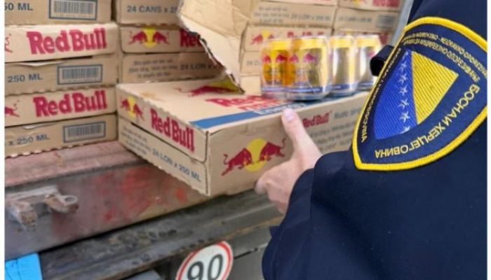 Carinici u BiH zaplijenili 69.600 limenki krivotvorenog Red Bulla