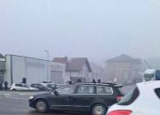 Teška saobraćajna nezgoda na raskrsnici u Karakaju, teške povrede zadobila ženska osoba koja je prelazila put (FOTO)