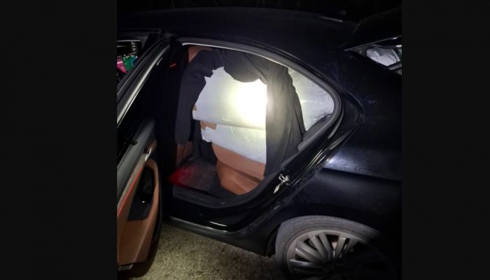 Pripadnici Granične policije BiH otkrili veću količinu tekstilne robe kod državljanina Srbije (FOTO)