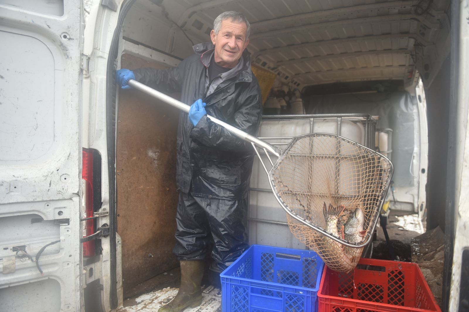 Tršićke bare bogatije za 384 kg štuke – najavljeno i poribljavanje jezera (FOTO)