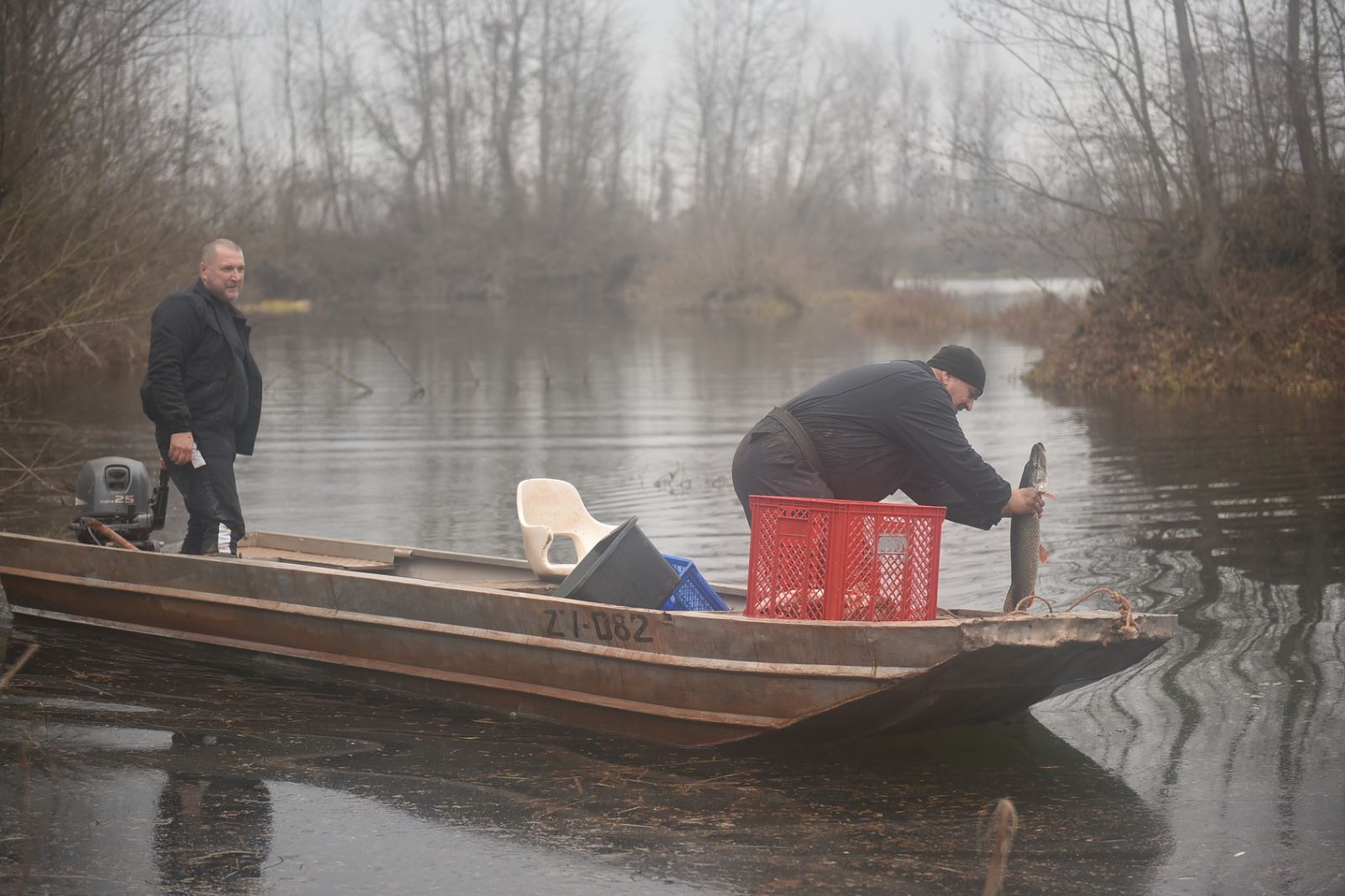 Tršićke bare bogatije za 384 kg štuke – najavljeno i poribljavanje jezera (FOTO)
