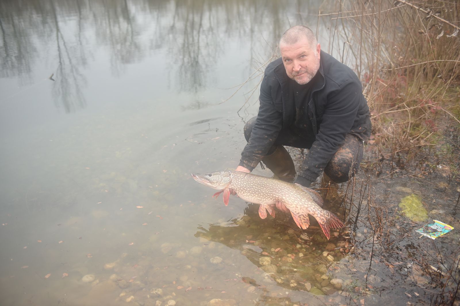 Tršićke bare bogatije za 384 kg štuke – najavljeno i poribljavanje jezera (FOTO)
