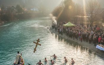 Prvo plivanje za Časni krst na Drini u Polomu