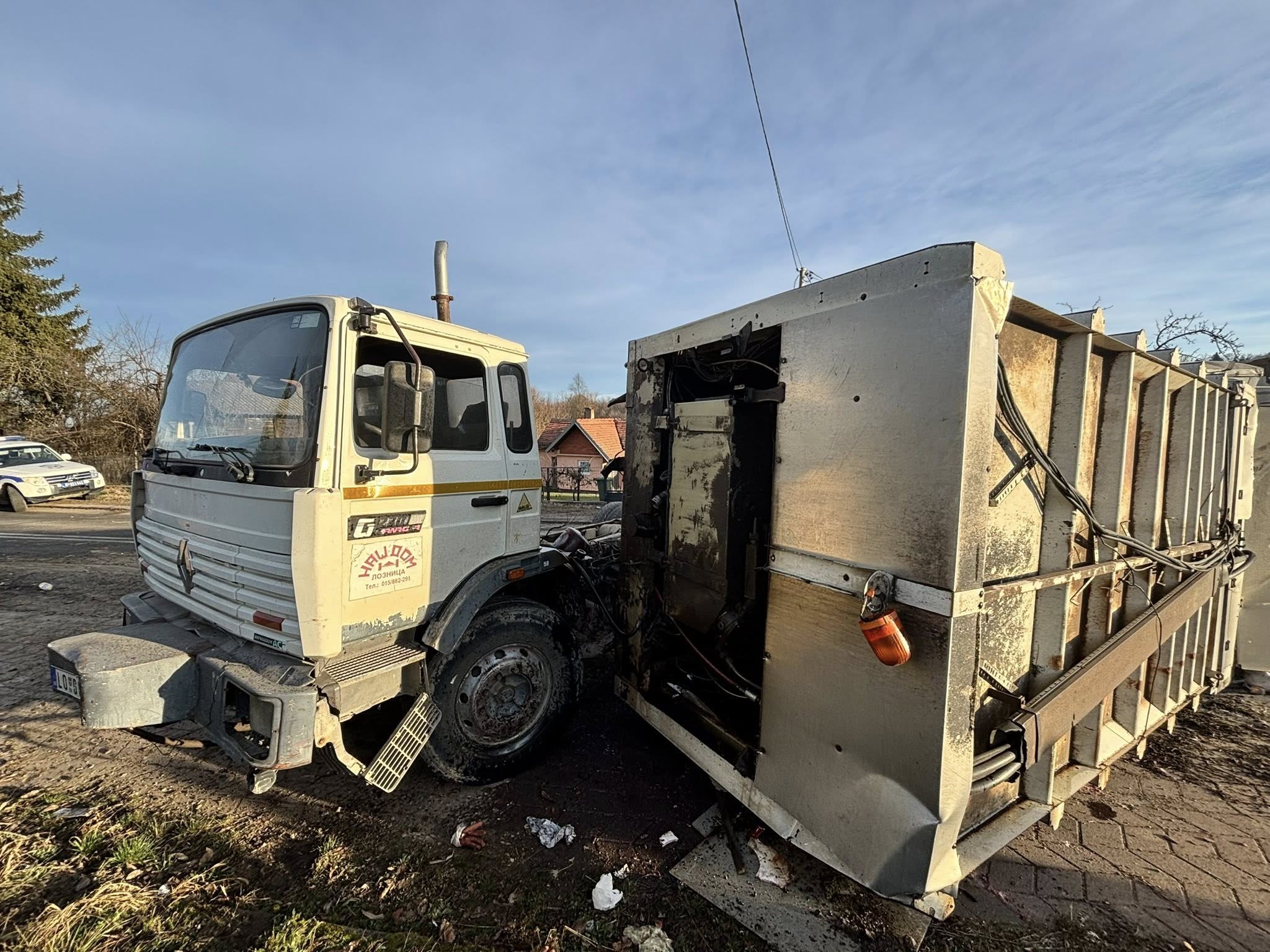 Radnik gradske čistoće poginuo u teškoj saobraćajnoj nesreći kod Loznice (FOTO)