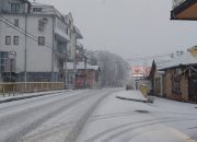 AMS RS: Na Crnom vrhu obustavljen saobraćaj za teretna vozila, sva mehanizacija ZvornikPuteva na terenu, putevi prohodni