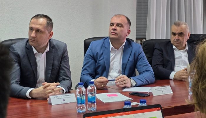 U prvoj službenoj posjeti Zvorniku kao ministar, Zoran stevanović najavio završetak brze ceste od Bijeljine do Zvornika u roku od pet godina