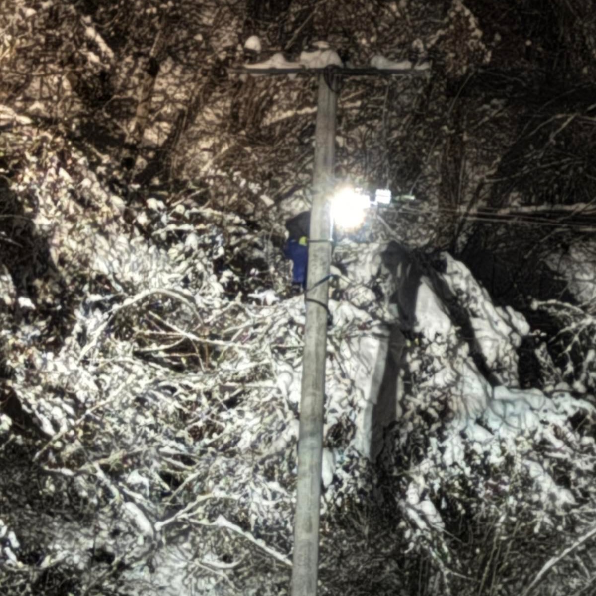 Električna energija ponovo dostupna građanima Drinjače, Sopotnika i u dijelu Zelinja, bez energije još uvijek nekoliko zvorničkih naselja