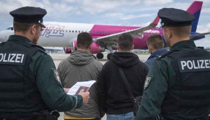 Let iz Tuzle završio povratkom: Njemačka odbila ulazak trojici bh. državljana, poznat i razlog