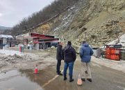 Gradonačelnik Bojan Ivanović na terenu u Meterizama: Nastavljeno obrušavanje kamena kod benzinske pumpe, poziv nadležnim odgovornim institucijama za problem odrona