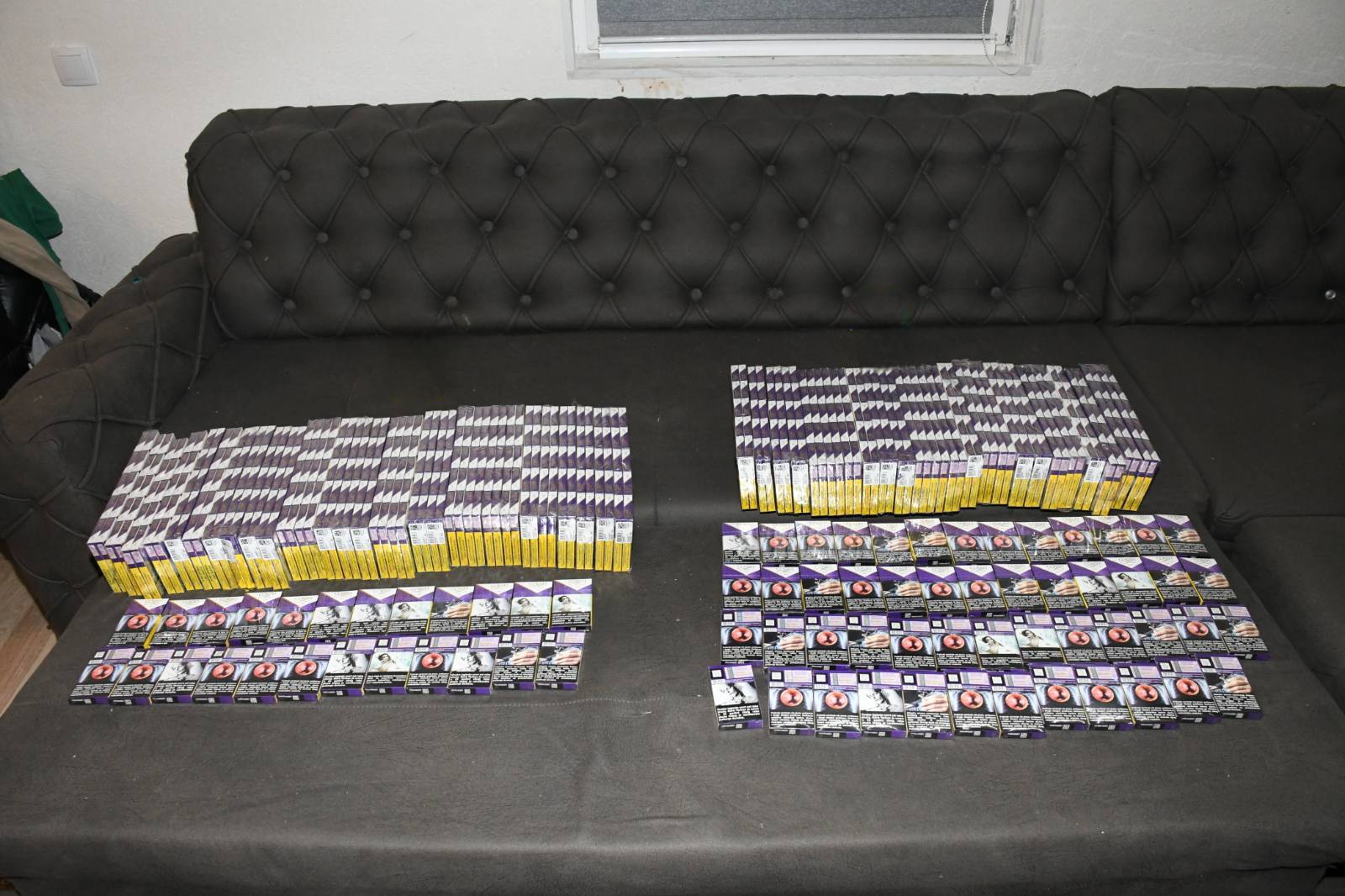 Vanredni pres: U velikoj akciji zvorničke policije u Karakaju pronađen eksploziv, detonatori i 430 grama kokaina (FOTO)