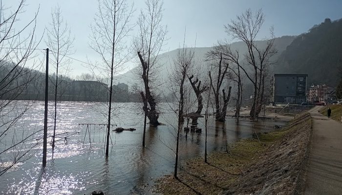 Vodostaj Drine na području Zvornika u opadanju, službe i dalje u pripravnosti