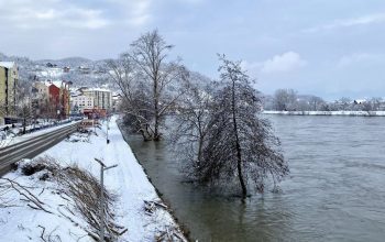 Vodostaj Drine u stagnaciji, nadležne službe prate situaciju, protok ovog jutra na hidrocentrali iznosi 2.240 kubnih metara u sekundi