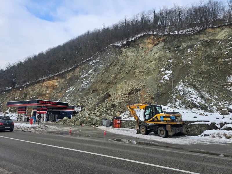 Gradska uprava Zvornik: Odron u Meterizama, apel na povećan oprez (FOTO)