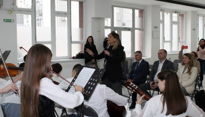 Zvornik dobija srednje muzičko obrazovanje, novoizgrađenu Umjetničku školu obišli gradonačelnik i ministar