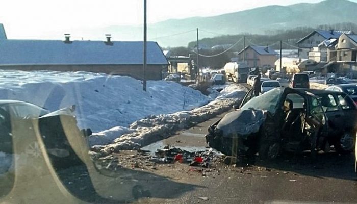 Tri lica zadobila povrede nakon saobraćajne nezgode u mjestu Branjevo (FOTO)