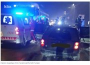 Osam osoba zadobilo povrede u saobraćajnoj nezgodi na putu između Kalesije i Živinica (FOTO)