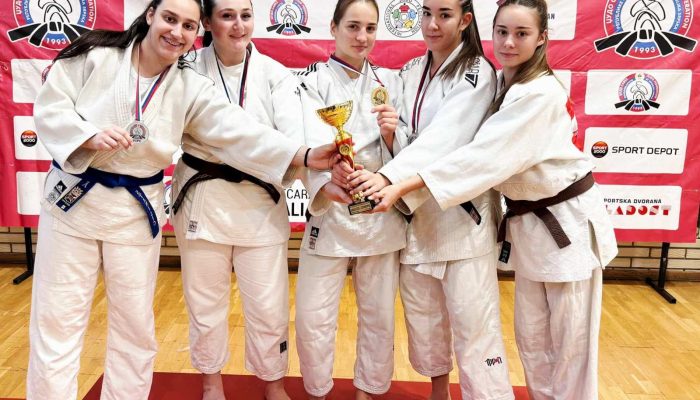 Seniorke „Sokolova“ vicešampionke