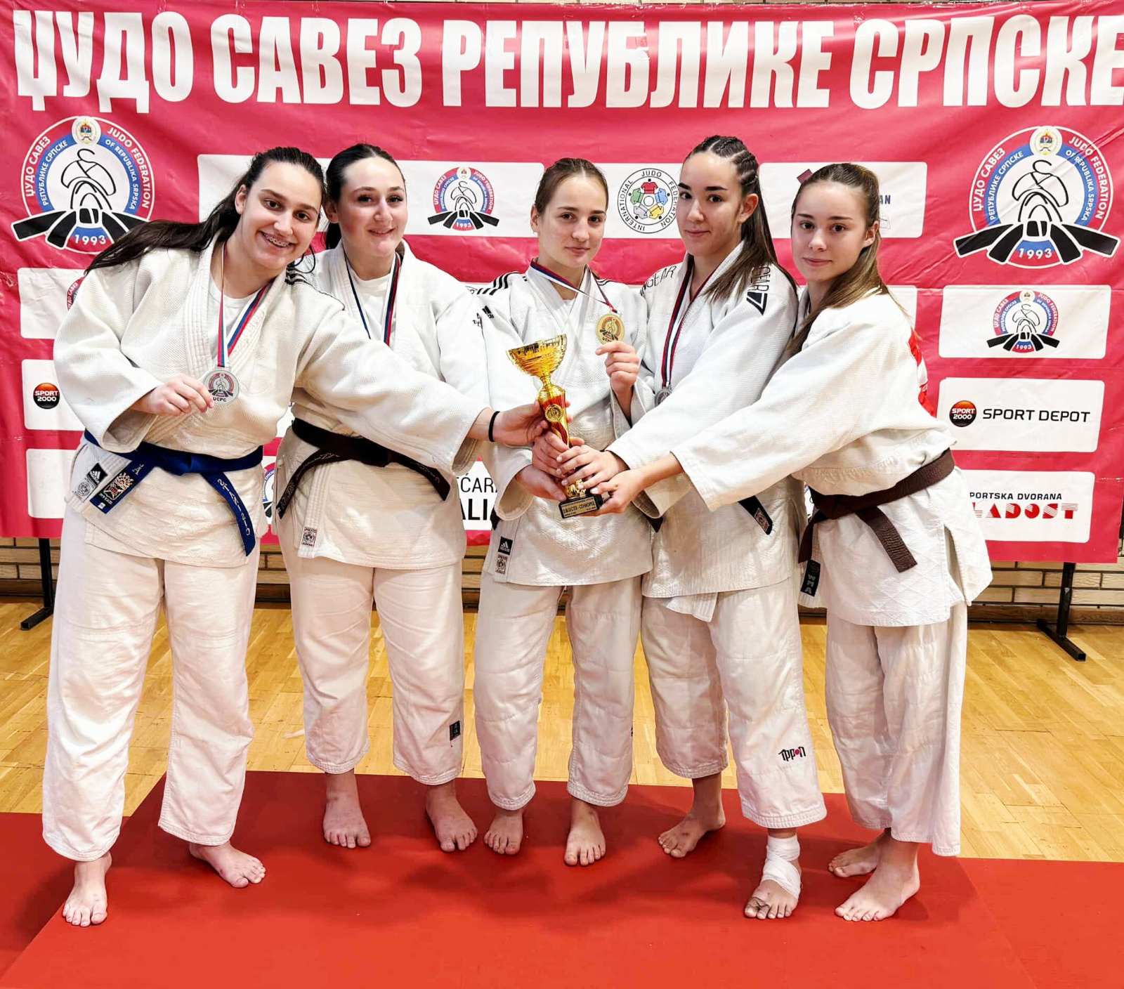 Seniorke „Sokolova“ vicešampionke