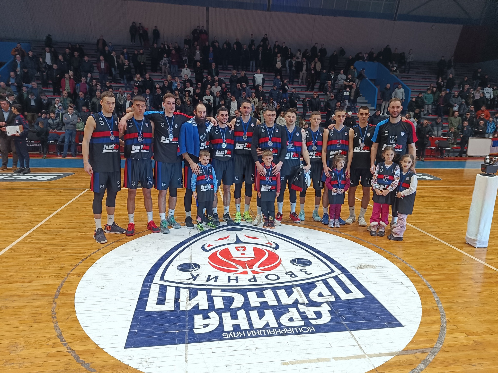 Кošarkaški spektakl u Zvorniku pripao košarkašima Borca (FOTO)