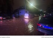 Obilna kiša poplavila ulice širom Sarajevo, vatrogasci izvlačili vozilo iz vode, Hercegovina bez većih problema