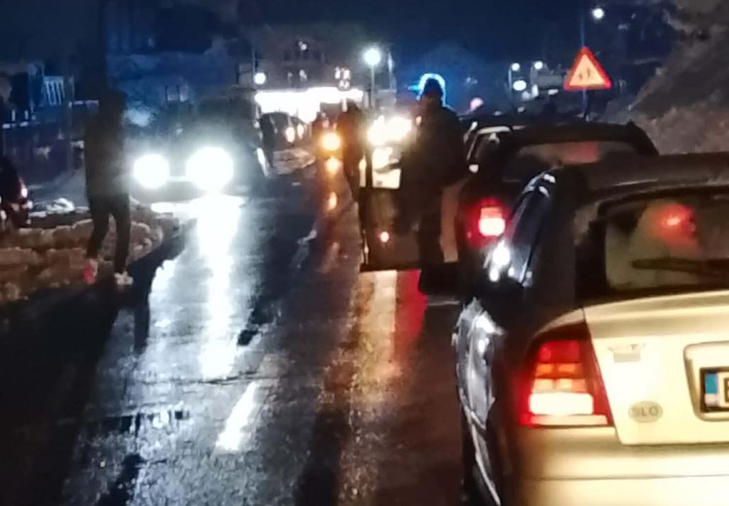 Na magistralnom putu Zvornik – Tuzla u Karakaju smrtno stradao pješak (FOTO)